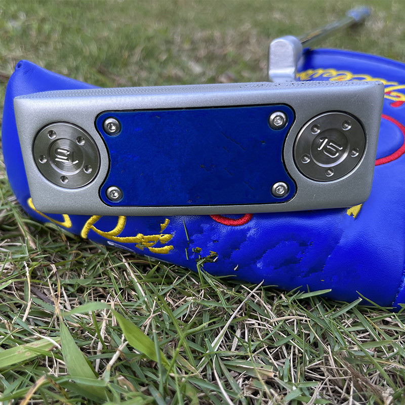 New Blue golf putter concept putter for tour 32/ 33/34/35 with headcover wrench clubs 
New Blue golf putter concept putter for tour 32/ 33/34/35 with headcover wrench clubs