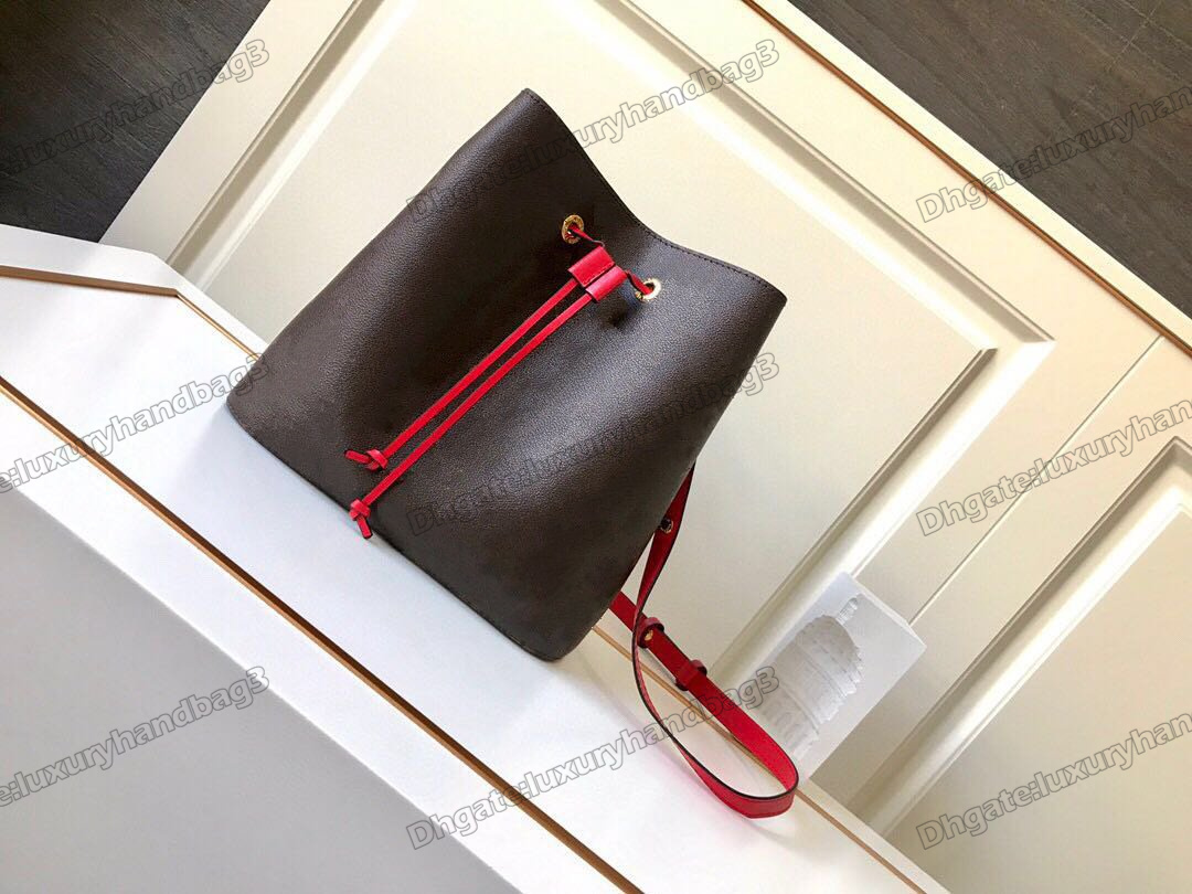 2022 NEONOE Fashion Women's Designers Bags M44022 Bucket Bag Handbags Monograms Flower Letters Purses Luxurys Genuine Leather Shoulder Crossbody
2022 NEONOE Fashion Women's Designers Bags M44022 Bucket Bag Handbags Monograms Flower Letters Purses Luxurys Genuine Leather Shoulder Crossbody