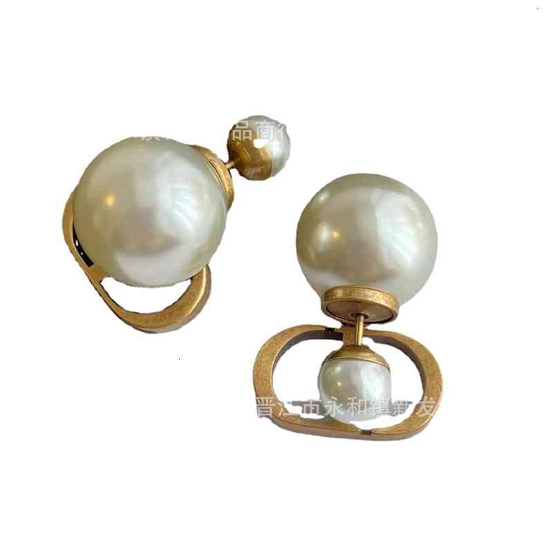 Luxury jewelry Inlaid pearl Earring Diamond Cd Letter Duo Small and able Temperament Simple Fairy Earrings
Luxury jewelry Inlaid pearl Earring Diamond Cd Letter Duo Small and able Temperament Simple Fairy Earrings