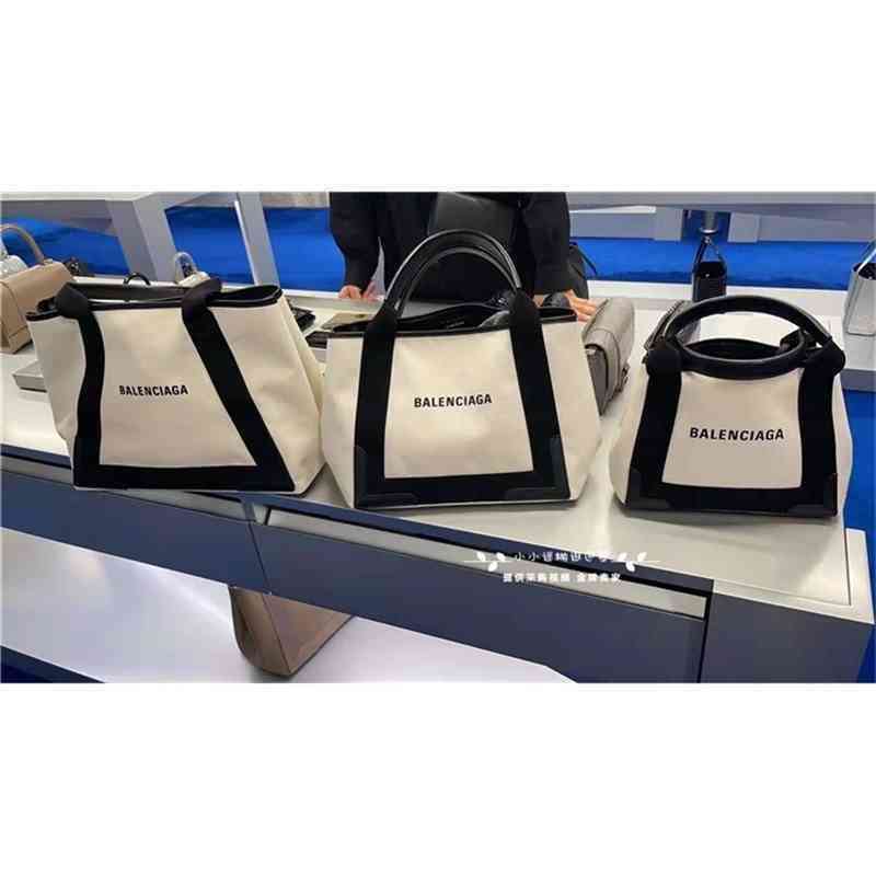 Balenciga White Italy Navy Bag Balencaigbag Handbags Designer Balencaigs Canvas Collage Small Tote Bag Portable Shopping Bag, Small white in stock
Balenciga White Italy Navy Bag Balencaigbag Handbags Designer Balencaigs Canvas Collage Small Tote Bag Portable Shopping Bag, Small white in stock