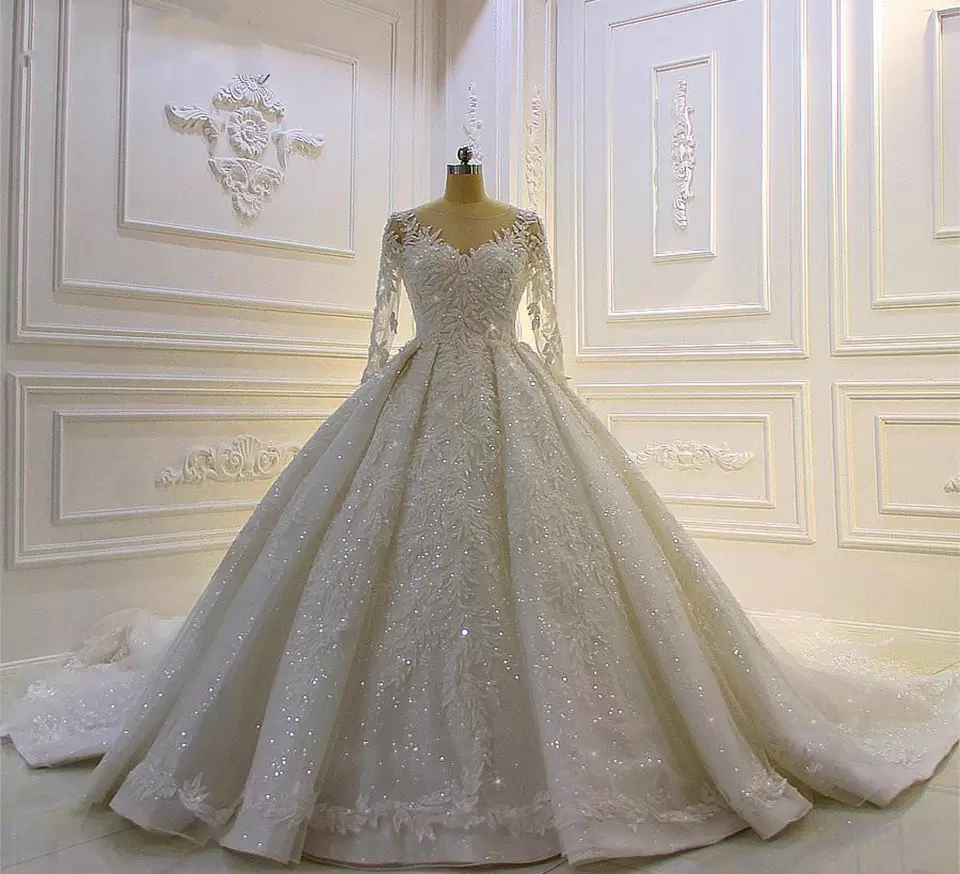 Luxury Long Sleeve Sequined Ball Gown Wedding Dresses Chapel Train Lace Appliqued Glitter Bridal Gowns Open Back Lace-Up Church Bride Dress Robe De Ma