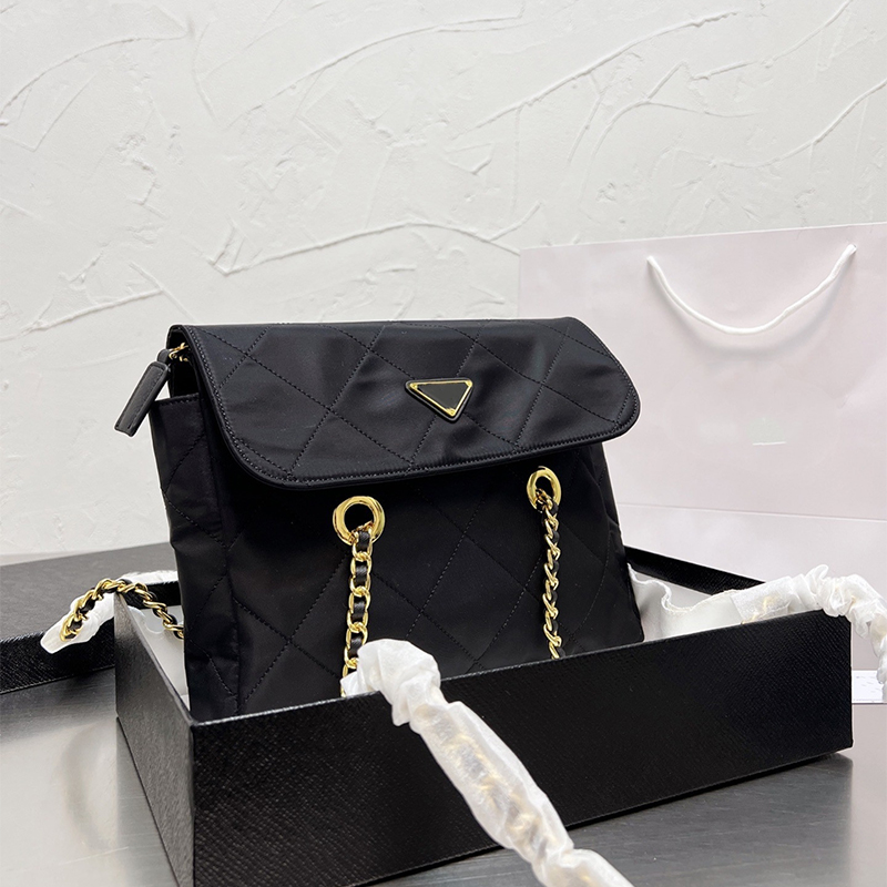 New High Quality Nylon Shoulder Bag Fashion Designer Bags Woman Chain Street Luxurious Messenger Crossbody Bag Hot Totes Designers handbag Wallet, Black
New High Quality Nylon Shoulder Bag Fashion Designer Bags Woman Chain Street Luxurious Messenger Crossbody Bag Hot Totes Designers handbag Wallet, Black