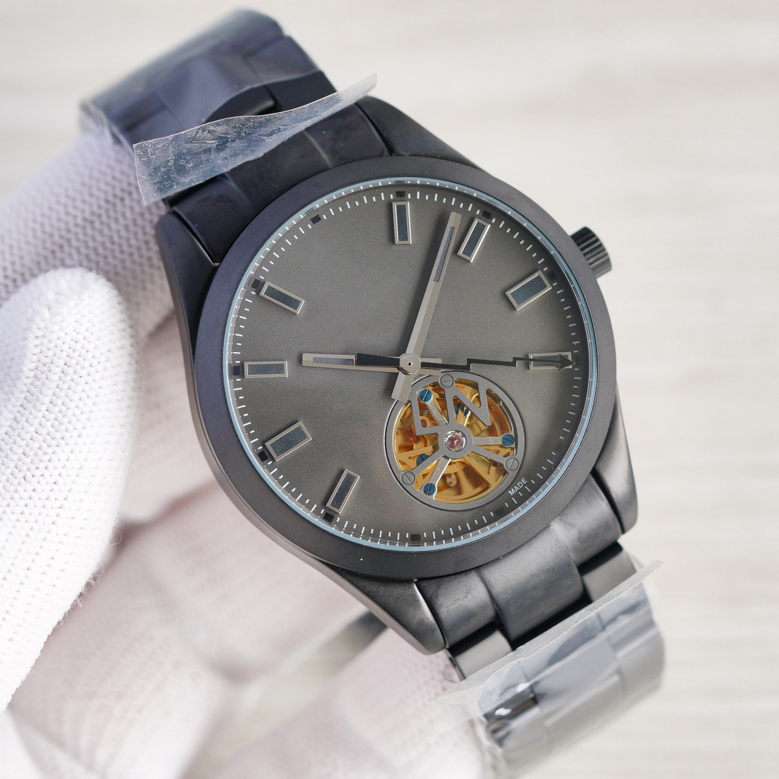 Designer Men's Automatic Mechanical Watch Label Noir 116400 LNT01HS-01 Tourbillon Outdoor Watches Stainless Steel Watchband Sapphire Glass Mirror 
Designer Men's Automatic Mechanical Watch Label Noir 116400 LNT01HS-01 Tourbillon Outdoor Watches Stainless Steel Watchband Sapphire Glass Mirror