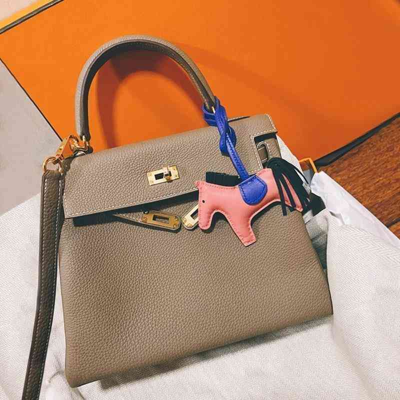 Bags Crossbody Designer Handbags Ke11yss Paul Top Leather Bag Women's 2022 Fashion Litchi Pattern One Shoulder
Bags Crossbody Designer Handbags Ke11yss Paul Top Leather Bag Women's 2022 Fashion Litchi Pattern One Shoulder