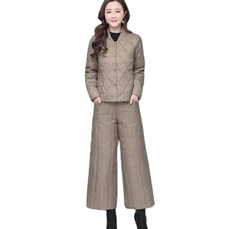 Women' Two Piece Pants 2022 Autumn Winter Cotton Suit Down Coat Warm Wide Leg Female Trousers Casual Outfit, Khaki pants
Women' Two Piece Pants 2022 Autumn Winter Cotton Suit Down Coat Warm Wide Leg Female Trousers Casual Outfit, Khaki pants