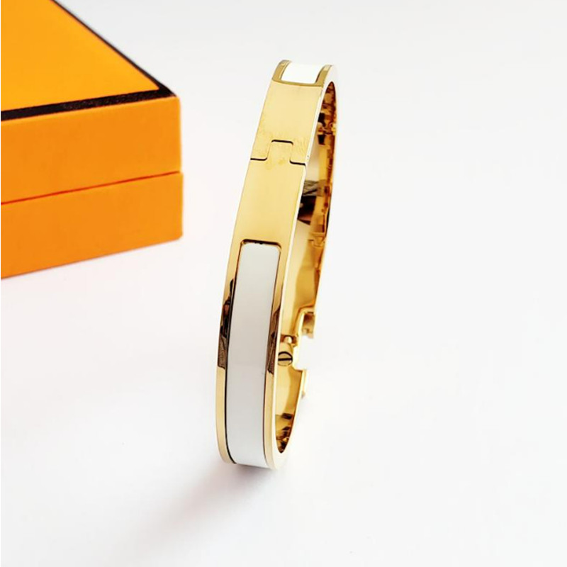 Designer Design Bangle Stainless Steel Letter bracelet Classic Gold Buckle Enamel Bracelet love for Women bracelets designe with Original Velvet Bag
Designer Design Bangle Stainless Steel Letter bracelet Classic Gold Buckle Enamel Bracelet love for Women bracelets designe with Original Velvet Bag