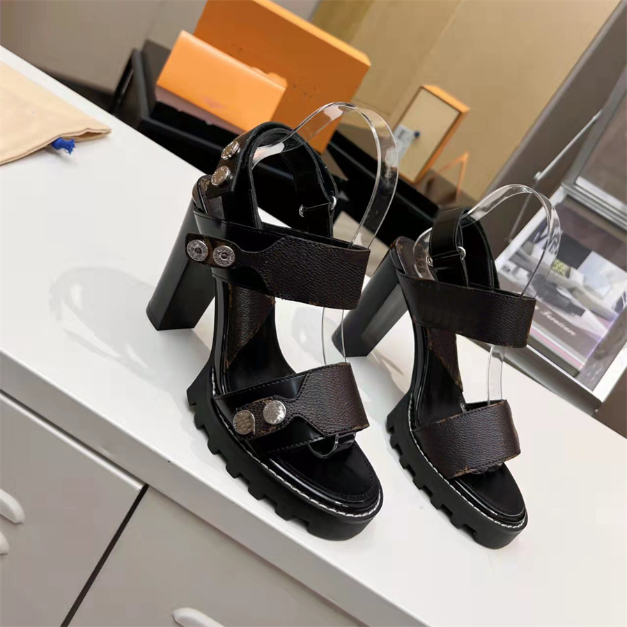 Luxury Designer Ladies Heel Sandals High Quality Fashion louiseity Casual Sexy Letters Dress Shoes viutonity C020
Luxury Designer Ladies Heel Sandals High Quality Fashion louiseity Casual Sexy Letters Dress Shoes viutonity C020