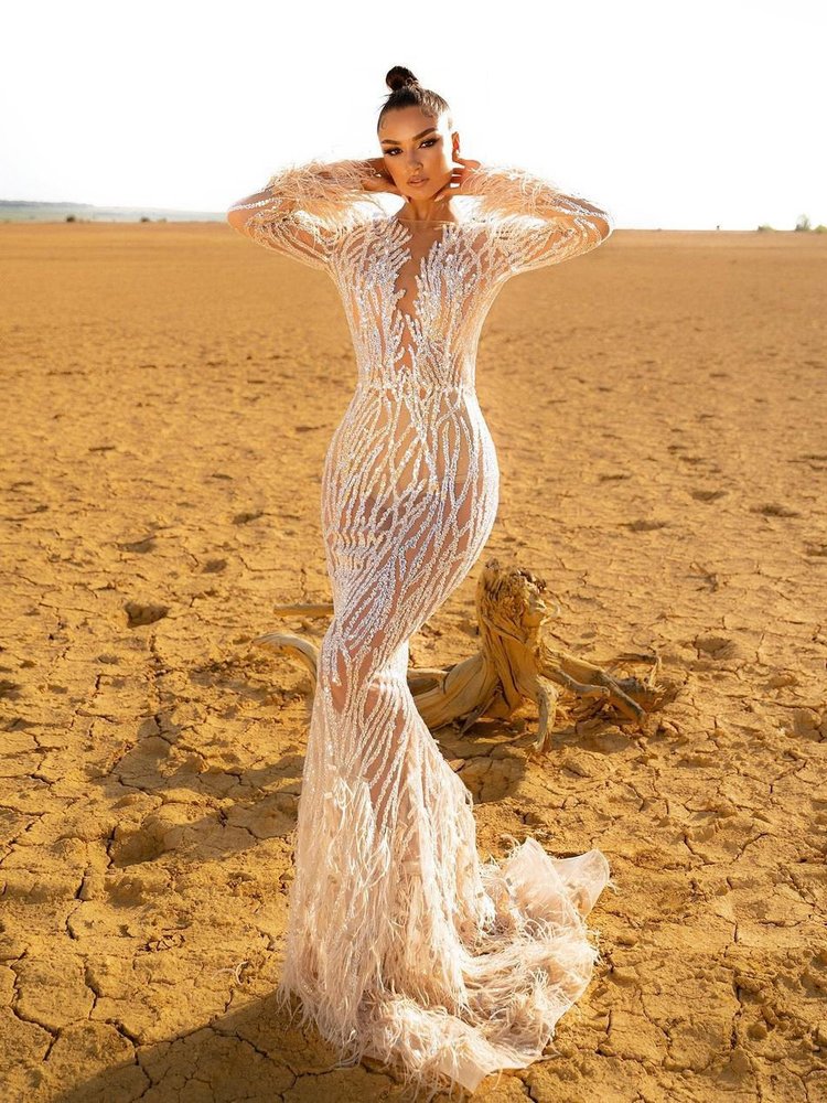 Sparkling Mermaid Prom Dresses Sexy V Neck Long Sleeves Feather Sequins Appliques Beads Lace Sexy Hollow Floor Length Plus Size Formal Party Gowns Cus