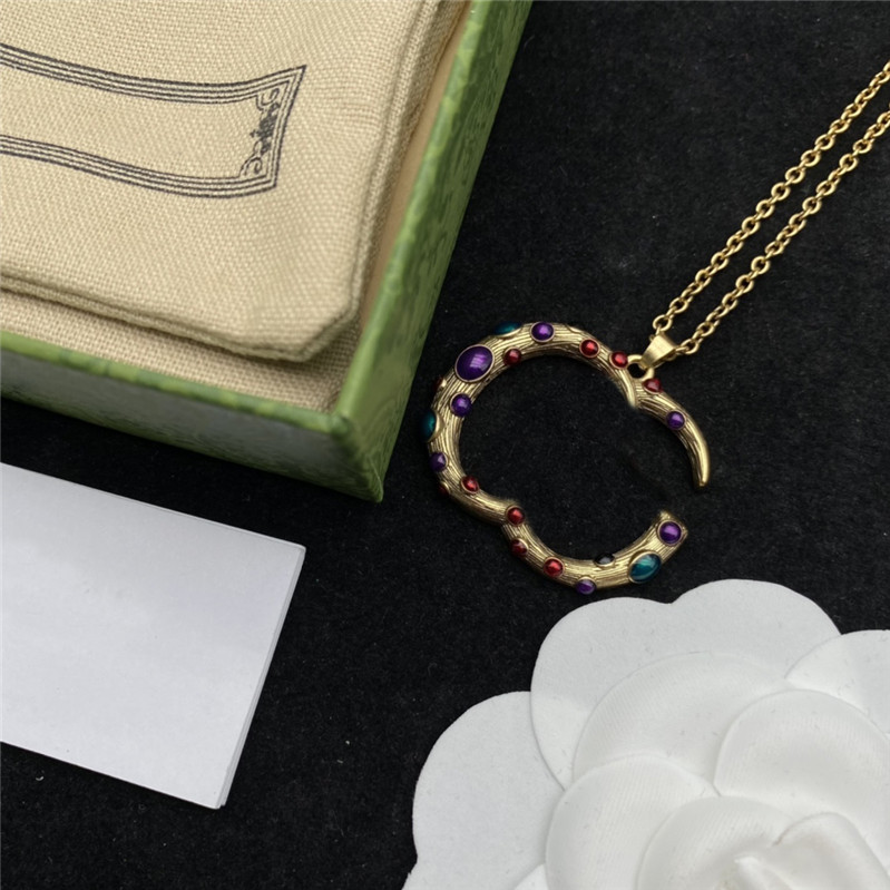 Retro Colored Rhinestone Necklaces Double Letter Colorful Diamond Necklace Women Chain Gold Pendant With Gift Box
Retro Colored Rhinestone Necklaces Double Letter Colorful Diamond Necklace Women Chain Gold Pendant With Gift Box