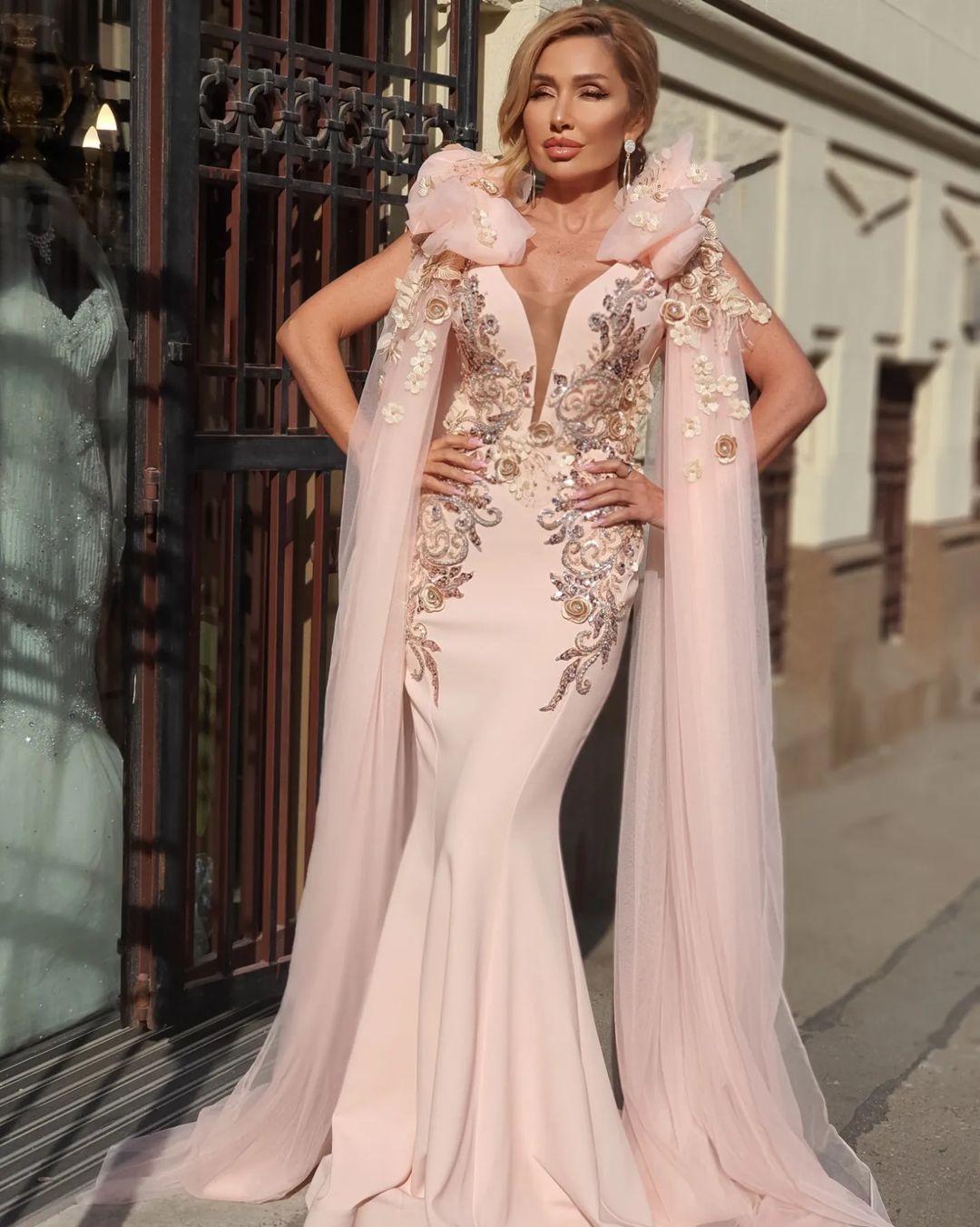 Elegant Pink Mermaid Evening Dresses 3D Flower Ruffles Lace Appliques Beads Prom Dress Pageant Gown Custom Made