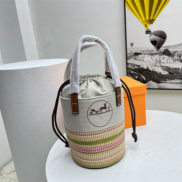 Women's Luxury Bags Designer Cosmetic Bags Buckets Leather Original Shoulder Bags 
Women's Luxury Bags Designer Cosmetic Bags Buckets Leather Original Shoulder Bags