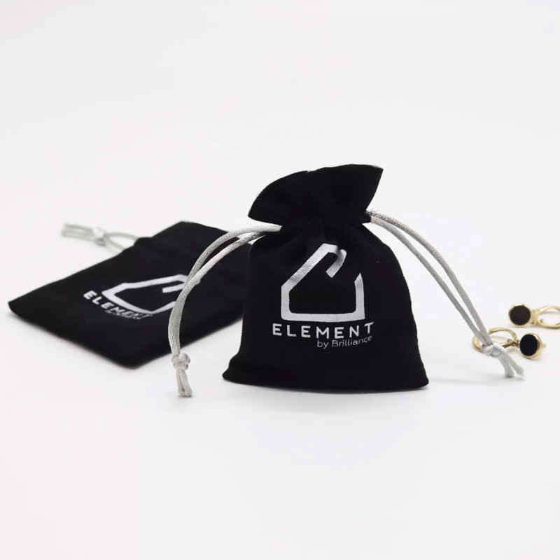 Black Flannel Gift Bags white logo rope 7x9cm 8x10cm 9x12cm 10x15cm 13x17cm pack 50 Party Candy Sack Luxury Jewelry Packaging Pouches
Black Flannel Gift Bags white logo rope 7x9cm 8x10cm 9x12cm 10x15cm 13x17cm pack 50 Party Candy Sack Luxury Jewelry Packaging Pouches