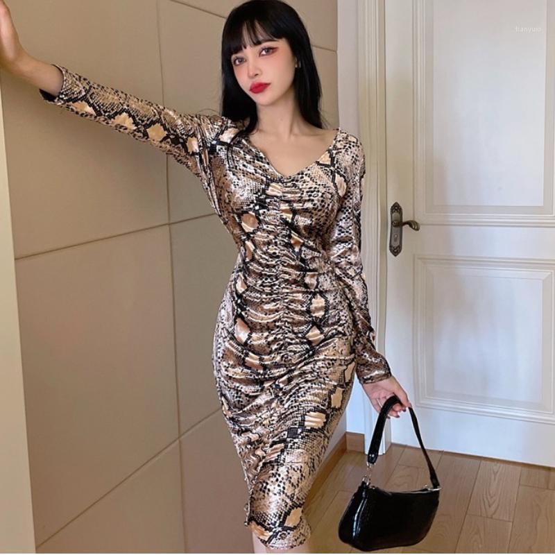 Casual Dresses Women' Fashion Bodycon Sexy V-Neck Party Pencil Dress Vintage Knee-Length Bag Hip Vestidos 2022 Fall Femme Clothes, Gray
Casual Dresses Women' Fashion Bodycon Sexy V-Neck Party Pencil Dress Vintage Knee-Length Bag Hip Vestidos 2022 Fall Femme Clothes, Gray