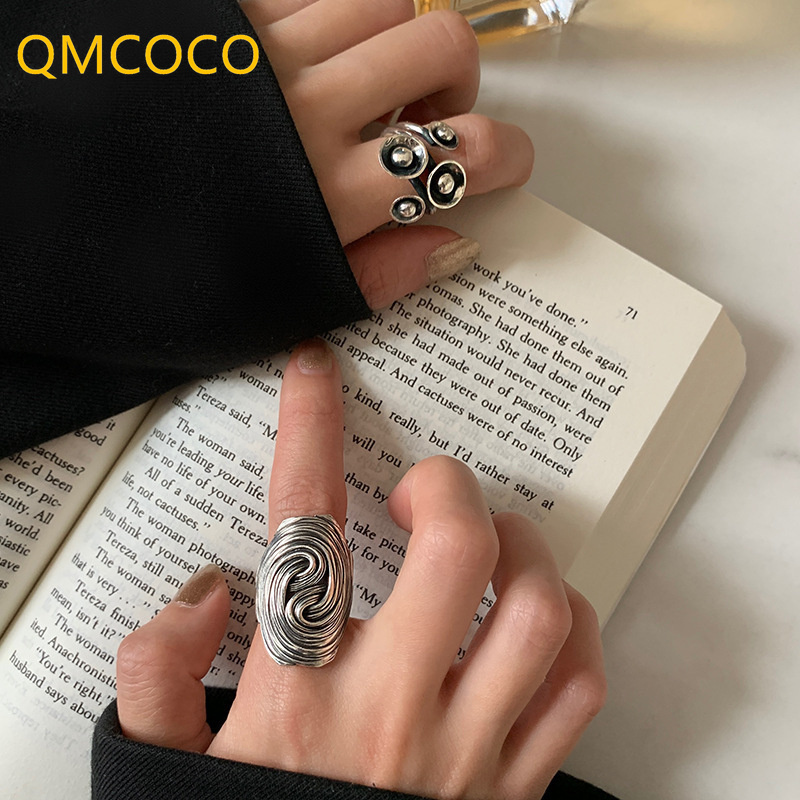 QMCOCO Classic Vintage Sillver Color Design Flower Twist Stripe Geometric Ring For Women Light Luxury Fashion Fine Party Gifts 220716
QMCOCO Classic Vintage Sillver Color Design Flower Twist Stripe Geometric Ring For Women Light Luxury Fashion Fine Party Gifts 220716