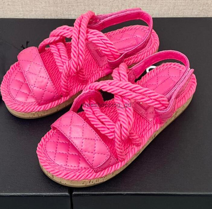 European and American summer new sandals hollow thick bottom water table women's sheepskin tide brand candy color matching women's slippers
European and American summer new sandals hollow thick bottom water table women's sheepskin tide brand candy color matching women's slippers