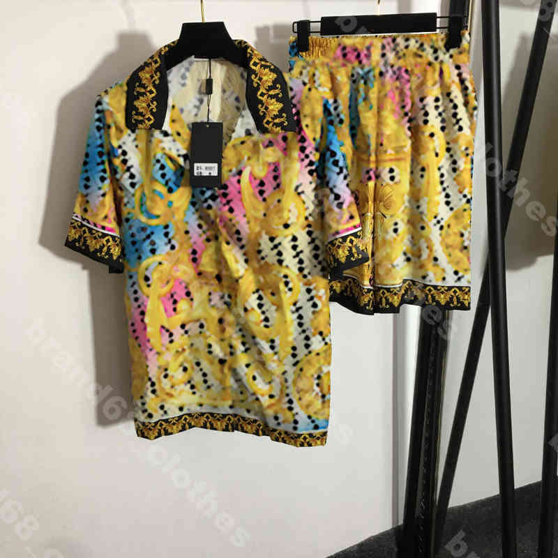 Vintage ER print shirt set women and men wide leg shorts Two Piece Pants logo high quality f..di brand sports tracksuit luxury female Apparel album
Vintage ER print shirt set women and men wide leg shorts Two Piece Pants logo high quality f..di brand sports tracksuit luxury female Apparel album