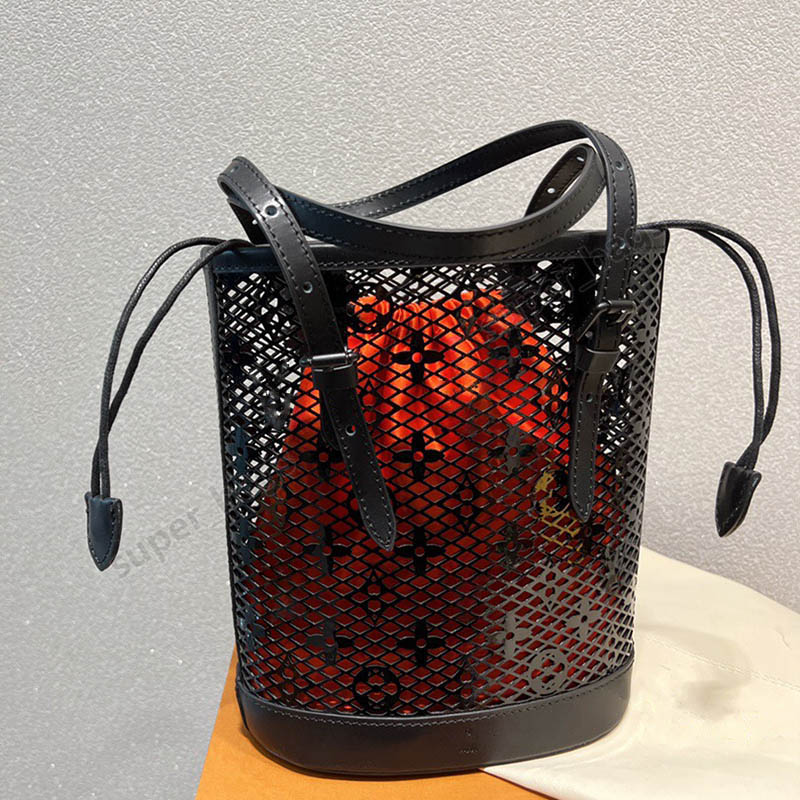 designer hollow bucket bags women one shoulder crossbody leather handbag purse lady tote stereo inner bag 22cm with box, Black
designer hollow bucket bags women one shoulder crossbody leather handbag purse lady tote stereo inner bag 22cm with box, Black