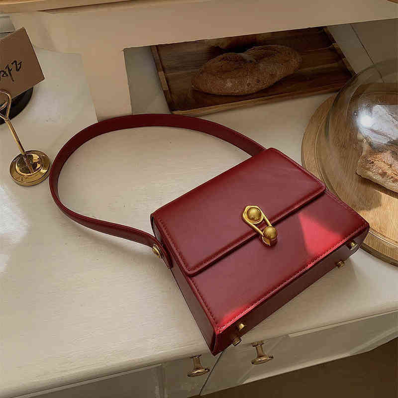 Evening Bags Bridal bag female 2022 new fashion high sense women's armpit Single Shoulder Messenger Bag classic 220211, Black large size
Evening Bags Bridal bag female 2022 new fashion high sense women's armpit Single Shoulder Messenger Bag classic 220211, Black large size