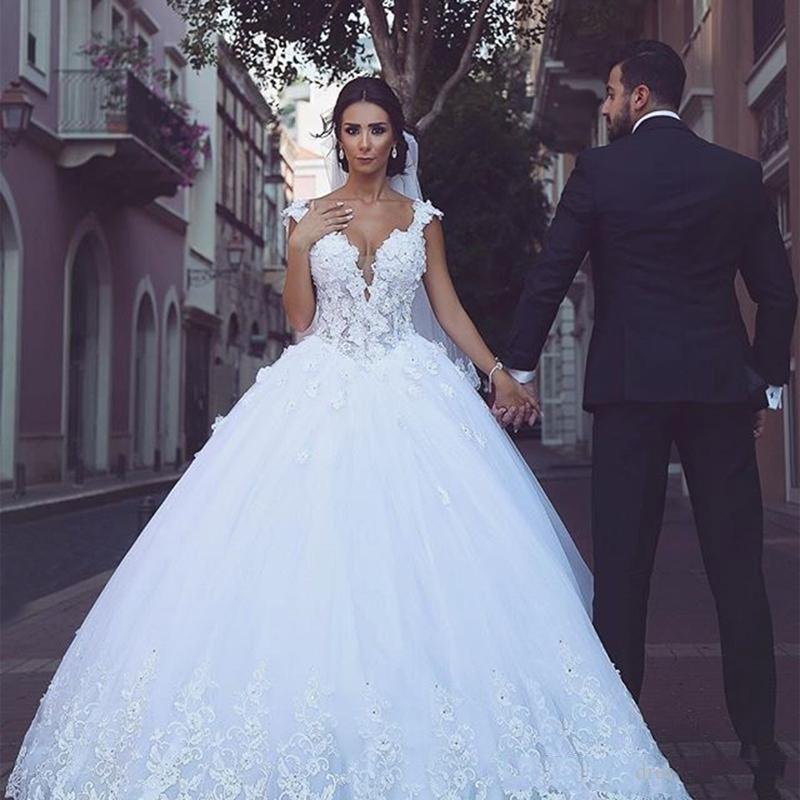 A Line Ball Gown Wedding Dresses Shiny Sequins V Neck Lace Up Sequins Sleeveless Backless Long Length Train Vintage Robes De Soiree