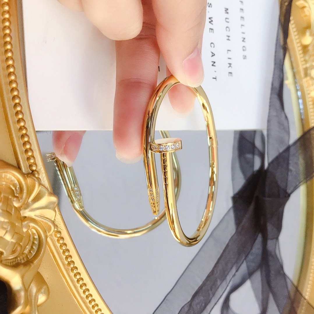 Top Sell Bracelets Women Bangle Luxury Designer Letter Jewelry Crystal 18K Gold Plated Stainless steel Lovers Gift Bangles Mens Bracelet S098
Top Sell Bracelets Women Bangle Luxury Designer Letter Jewelry Crystal 18K Gold Plated Stainless steel Lovers Gift Bangles Mens Bracelet S098
