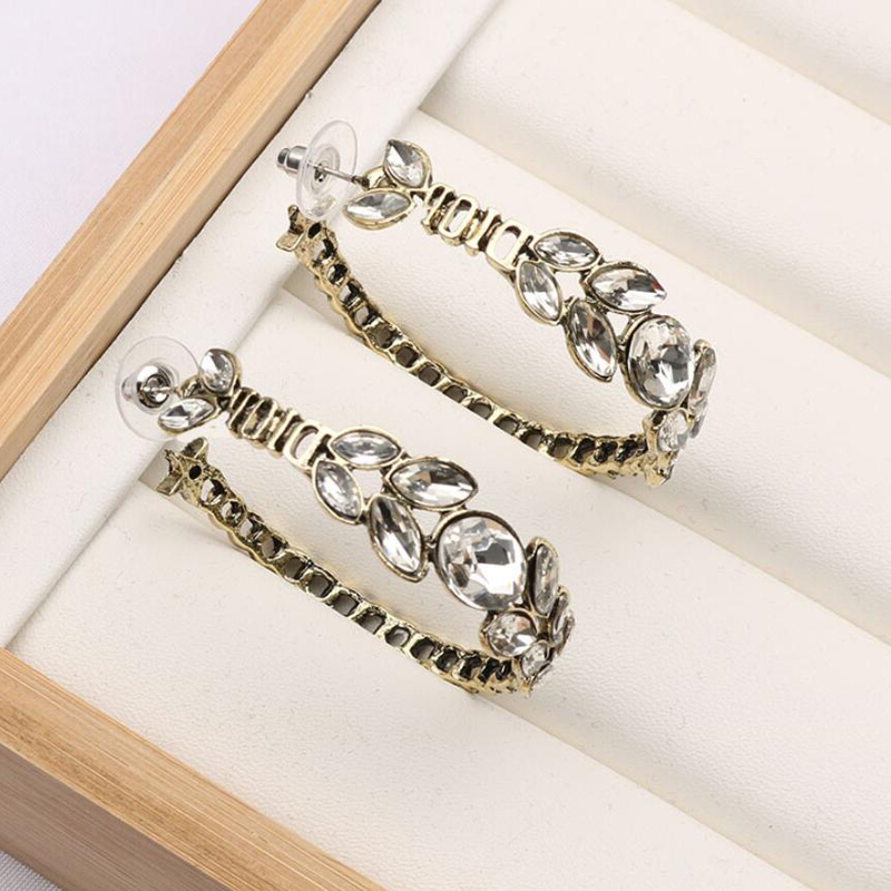 Fashion Womens Designer Earrings Ear Stud Women Brand Letter Crystal Elegance Temperament Simple Ladies Wedding Party Jewelry Accessories ER0115
Fashion Womens Designer Earrings Ear Stud Women Brand Letter Crystal Elegance Temperament Simple Ladies Wedding Party Jewelry Accessories ER0115