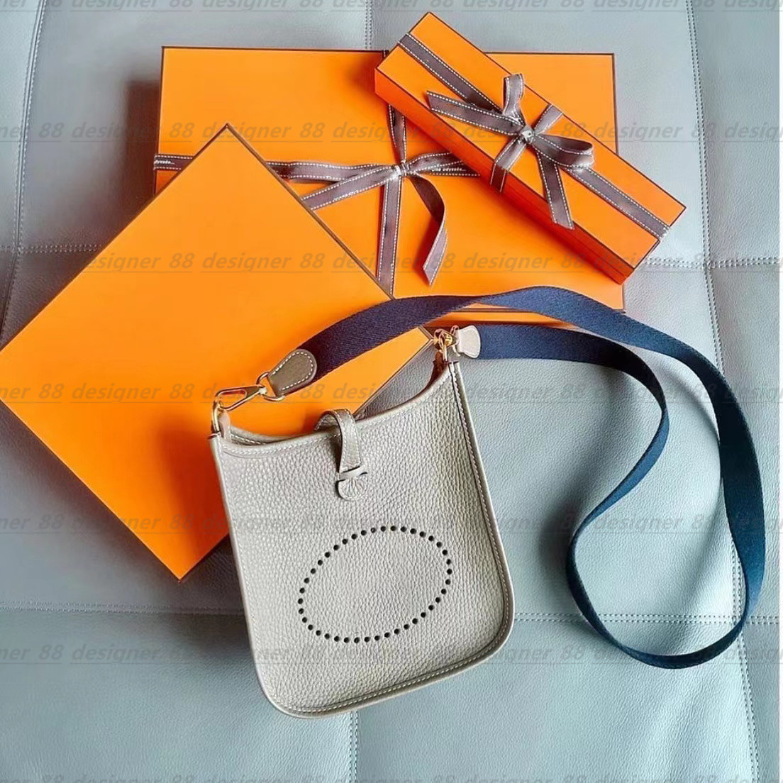 Top quality Genuine leather Bag hobo envelope Women's men Tim handbags tote cross body Luxury Designer fashion totes wallet card pockets handbag Shoulder Bags, Box
Top quality Genuine leather Bag hobo envelope Women's men Tim handbags tote cross body Luxury Designer fashion totes wallet card pockets handbag Shoulder Bags, Box