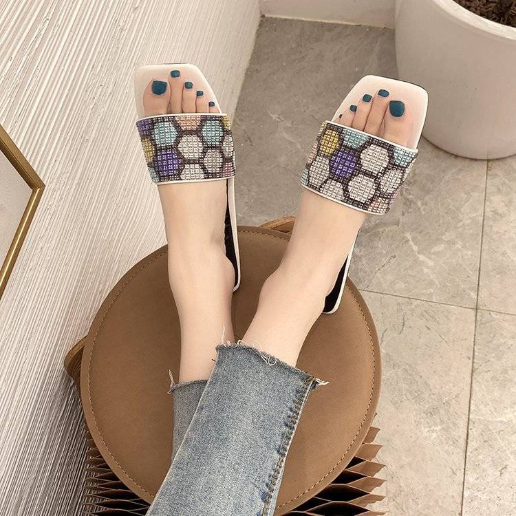 Summer New Slippers Fashion Lovely Beautiful Outdoor Flat Comfortable Non-Slip Personality Leisure Beach Sandals Factory Direct Sale