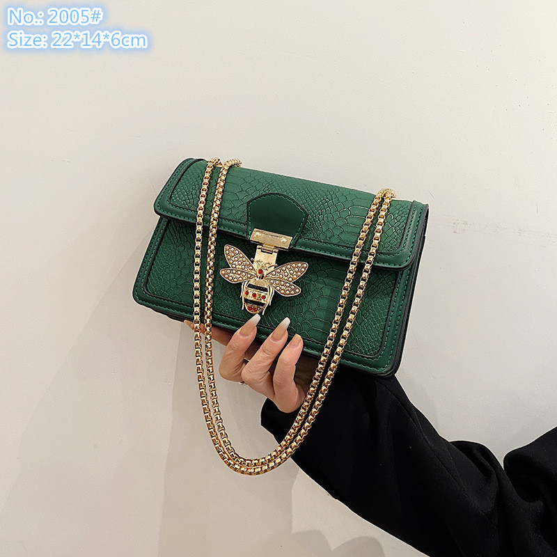 Wholesale factory ladies shoulder bags sweet lady studded chain bag flip embossed leather handbag street trend crocodile mobile phone coin purse, Red-2005#
Wholesale factory ladies shoulder bags sweet lady studded chain bag flip embossed leather handbag street trend crocodile mobile phone coin purse, Red-2005#