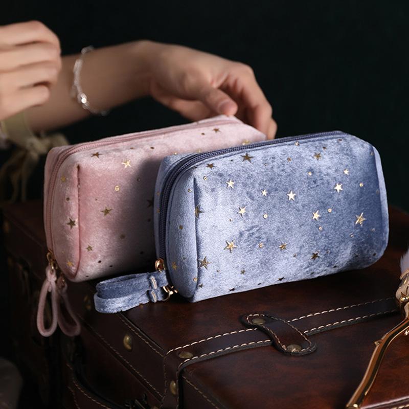 Cosmetic Bags & Cases Soft Makeup Organizer Velvet Portable Travel Cosmetics Zipper For Women Handbag Storage Items Fashion Simple Practical, Pink
Cosmetic Bags & Cases Soft Makeup Organizer Velvet Portable Travel Cosmetics Zipper For Women Handbag Storage Items Fashion Simple Practical, Pink