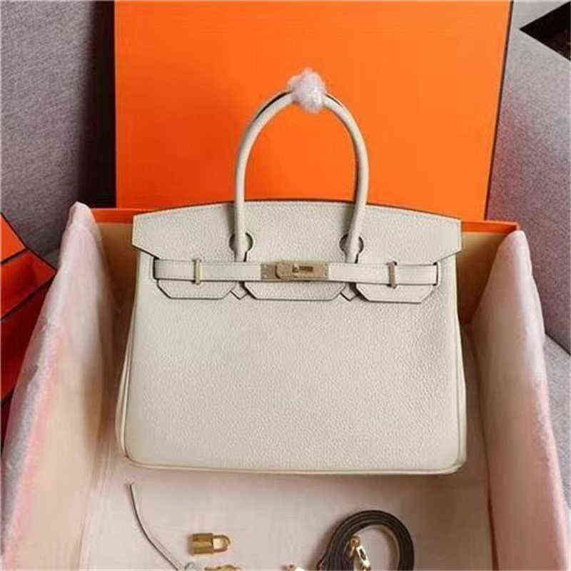 2022 luxury designer first layer cowhide platinum women's bag leather bride large capacity shoulder bag
2022 luxury designer first layer cowhide platinum women's bag leather bride large capacity shoulder bag