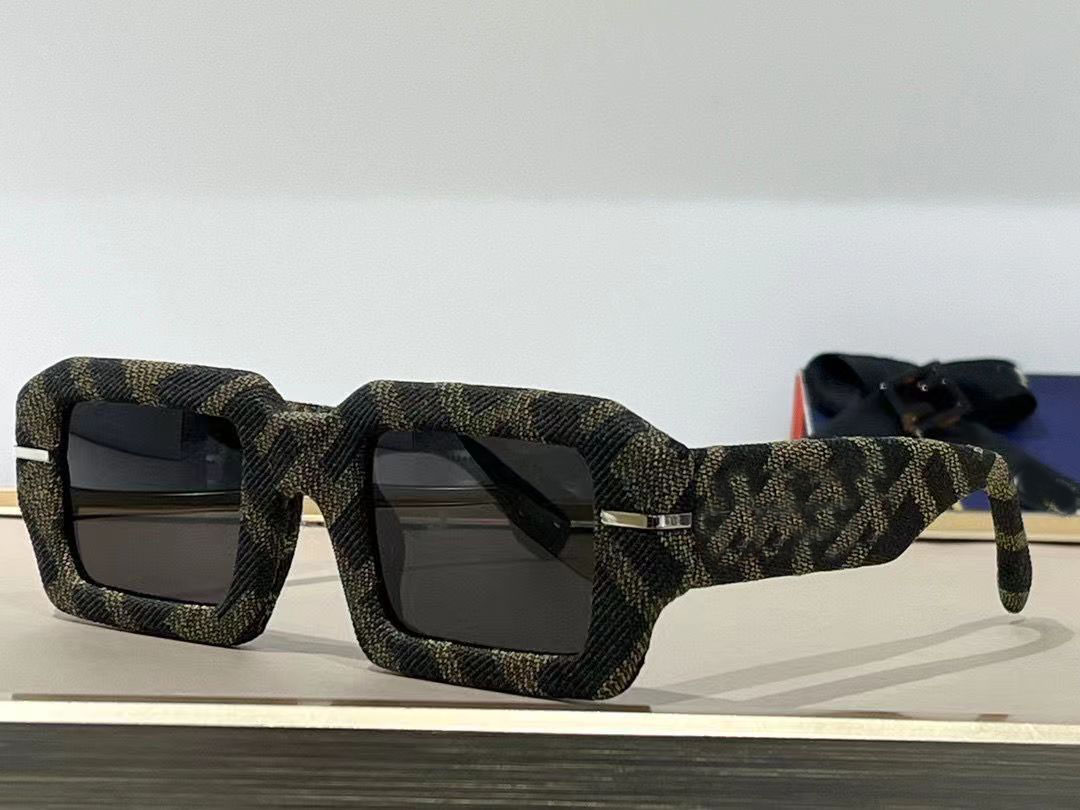 2022 New Fashion Sunglasses Ladies Brand Designer Ornamental Sunshade Glasses High Quality With box
2022 New Fashion Sunglasses Ladies Brand Designer Ornamental Sunshade Glasses High Quality With box