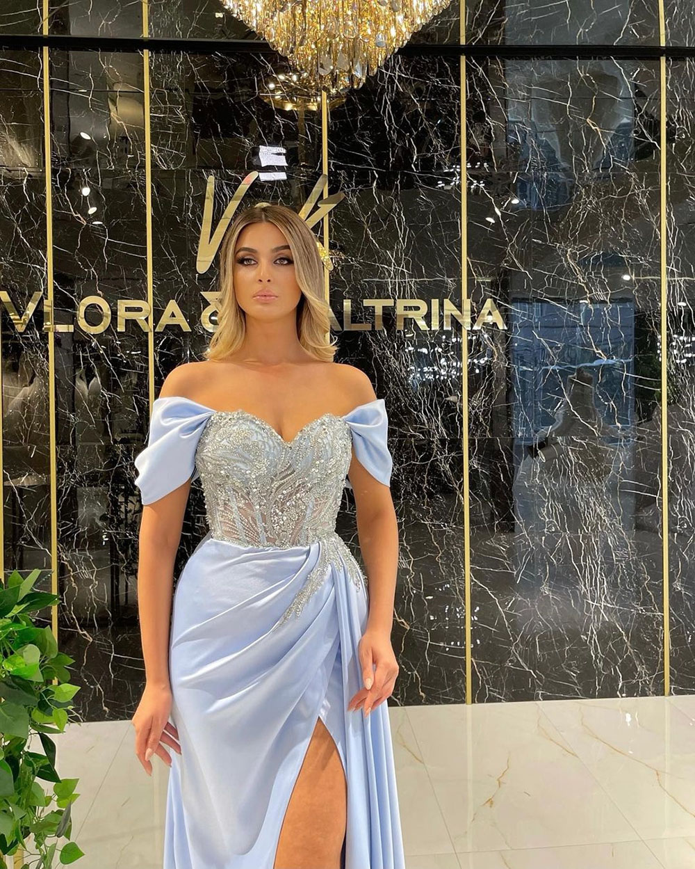 Mermaid Prom Dresses Sexy V Neck Strapless Satin Sequins High Side Split Elegant Sweep Train Evening Formal Dresses Girls Gowns