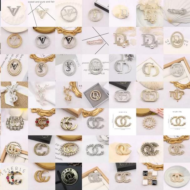 Wholesale Lots Mixed Random Send Brand Designer Letters Brooch Famous Letters Tassel Pearl Luxury Couples Rhinestone Suit Pin Jewelry Accessories
Wholesale Lots Mixed Random Send Brand Designer Letters Brooch Famous Letters Tassel Pearl Luxury Couples Rhinestone Suit Pin Jewelry Accessories