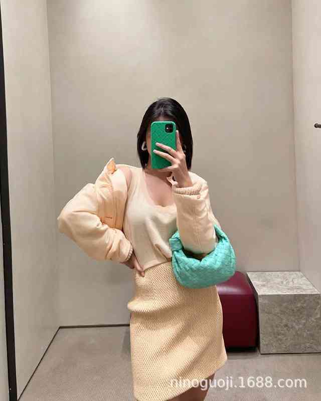 Designer Handbags Bottegav Venetas Color 2022 Bag Female Jodie Woven Handbag Armpit Party Hand Knotted Cloud, Spring green
Designer Handbags Bottegav Venetas Color 2022 Bag Female Jodie Woven Handbag Armpit Party Hand Knotted Cloud, Spring green