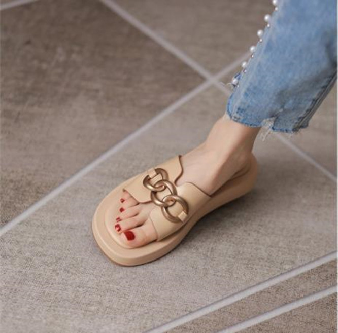 2022 New Fashion Beach Flip Flops Thick Bottom Chain Sandals Outer Wear Sandals, Beige
2022 New Fashion Beach Flip Flops Thick Bottom Chain Sandals Outer Wear Sandals, Beige
