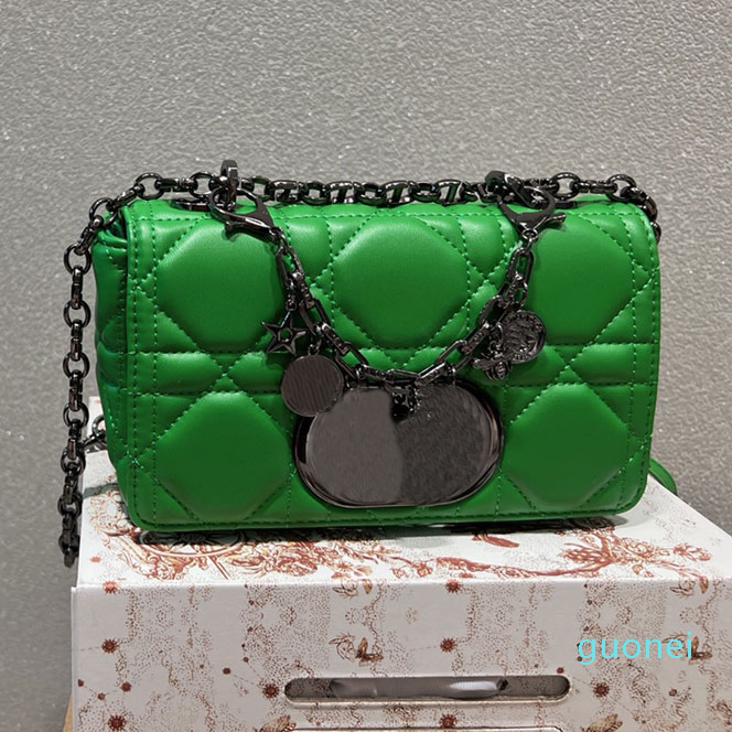 Fashion Shoulder Bags caro Luxury Designer Bags High Quality women's Handbag Metal Chain Letter Rhombus Pattern Ladies Handbags leather 2022
Fashion Shoulder Bags caro Luxury Designer Bags High Quality women's Handbag Metal Chain Letter Rhombus Pattern Ladies Handbags leather 2022