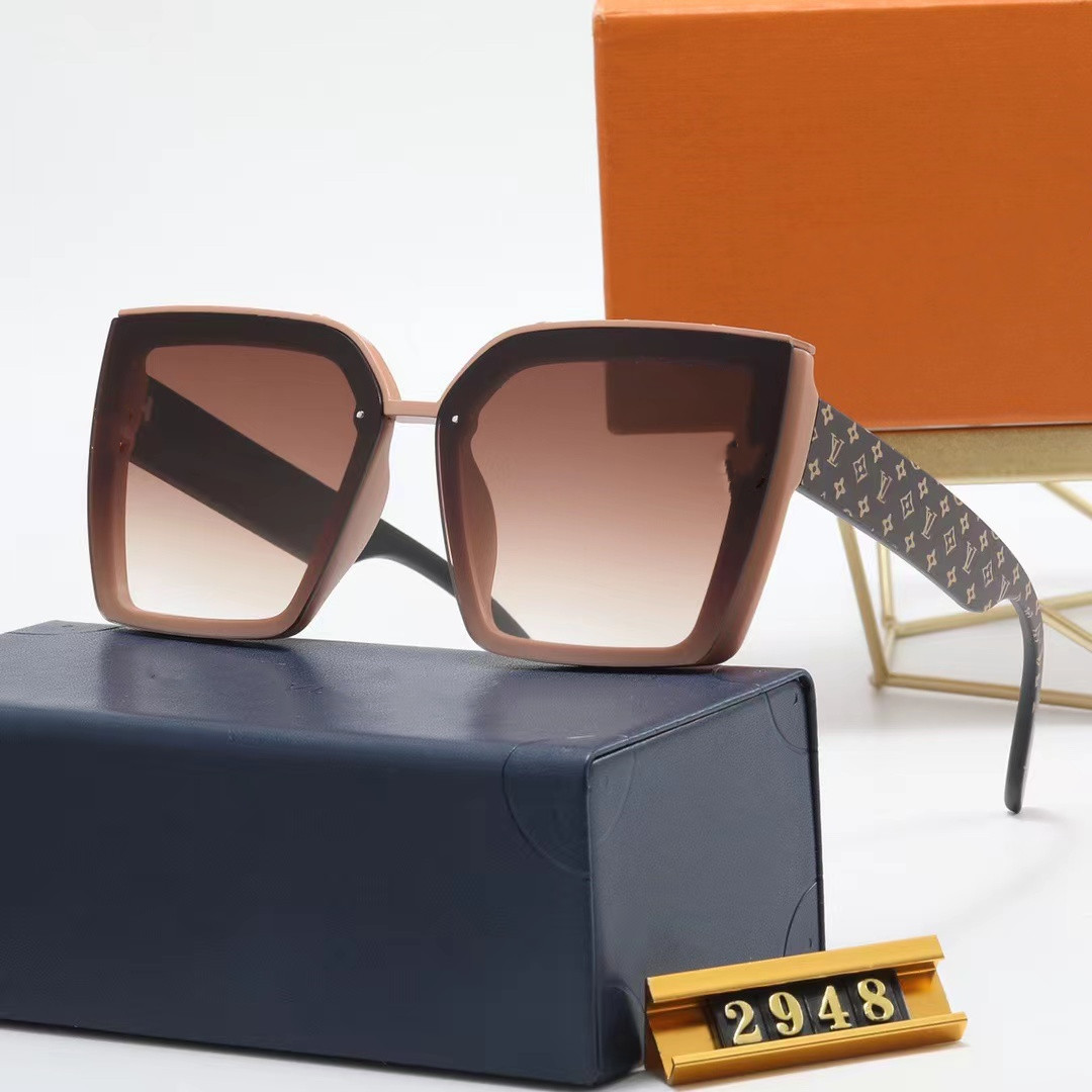 Luxury MILLIONAIRE 2948 Sunglasses for men and women square full frame Vintage unisex Shiny Gold good sell plated Top quality Come With Package 96006
Luxury MILLIONAIRE 2948 Sunglasses for men and women square full frame Vintage unisex Shiny Gold good sell plated Top quality Come With Package 96006