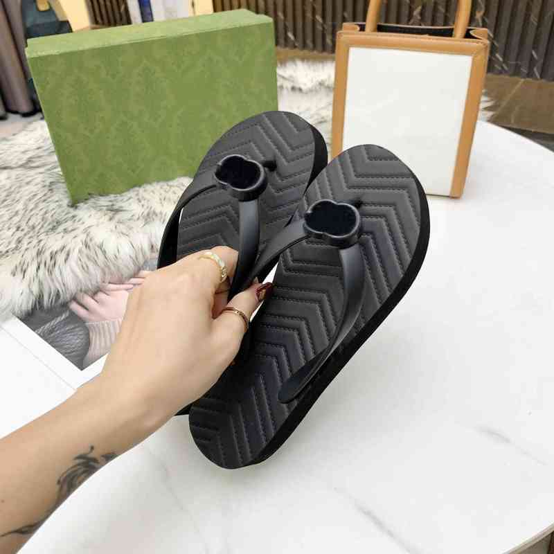 2021 new ladies beach slides fashion V-shaped flip flop sandals size 35-42, Box
2021 new ladies beach slides fashion V-shaped flip flop sandals size 35-42, Box