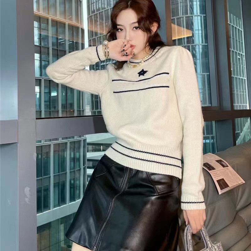 Luxury Designer Pentagram D Letter Women' Knits & Tees Crew Neck Long Sleeve and Short Sleeve Fashion Retro Design Top, White short sleeve
Luxury Designer Pentagram D Letter Women' Knits & Tees Crew Neck Long Sleeve and Short Sleeve Fashion Retro Design Top, White short sleeve