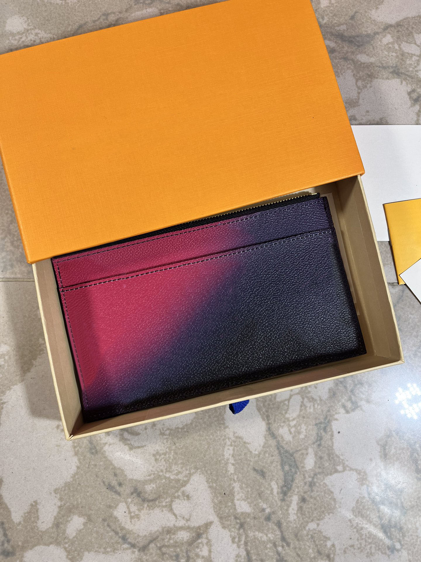 New purse women handbag M81354 women luxury designer wallets L Gradient Monogrames Original Coated Canvas holders credit card bag Zipper wallet top quality with box, Style
New purse women handbag M81354 women luxury designer wallets L Gradient Monogrames Original Coated Canvas holders credit card bag Zipper wallet top quality with box, Style