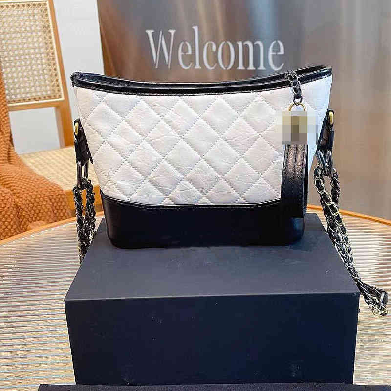 C Xiaoxiang women's bag Gabrielle wandering rhombic letter color matching chain one shoulder messenger bag one to one, Black
C Xiaoxiang women's bag Gabrielle wandering rhombic letter color matching chain one shoulder messenger bag one to one, Black