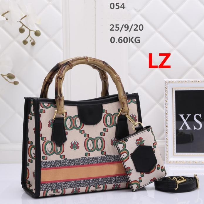 NEW Luxury Handbags Women Bags Designer Shoulder handbag Evening Clutch Bag Messenger Crossbody For Ladies, White
NEW Luxury Handbags Women Bags Designer Shoulder handbag Evening Clutch Bag Messenger Crossbody For Ladies, White