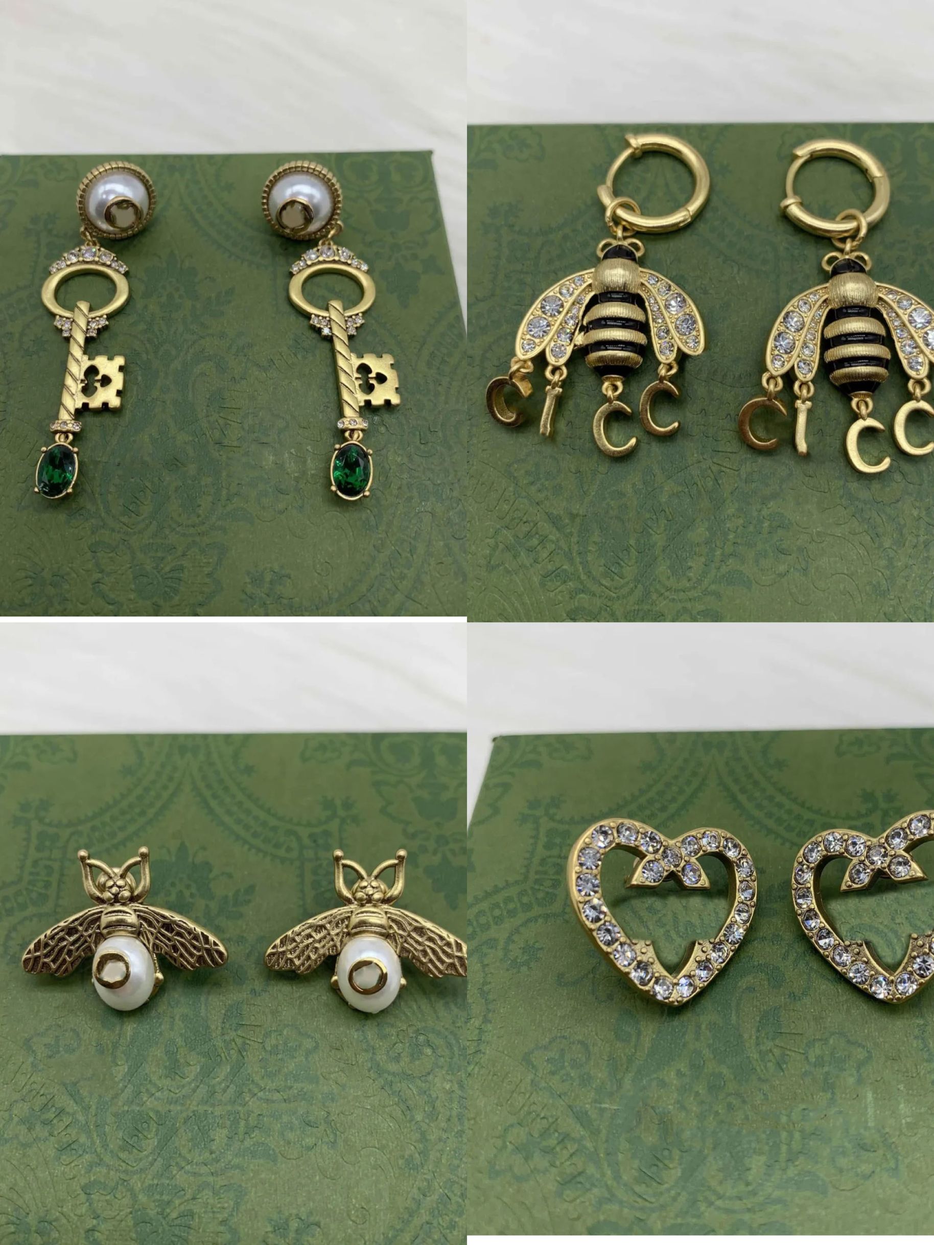 Designers Pearl Earring Luxury Jewelry Love Shape Ear Stud Womens Fashion Brand Designer Hoops Gold Studs with box
Designers Pearl Earring Luxury Jewelry Love Shape Ear Stud Womens Fashion Brand Designer Hoops Gold Studs with box