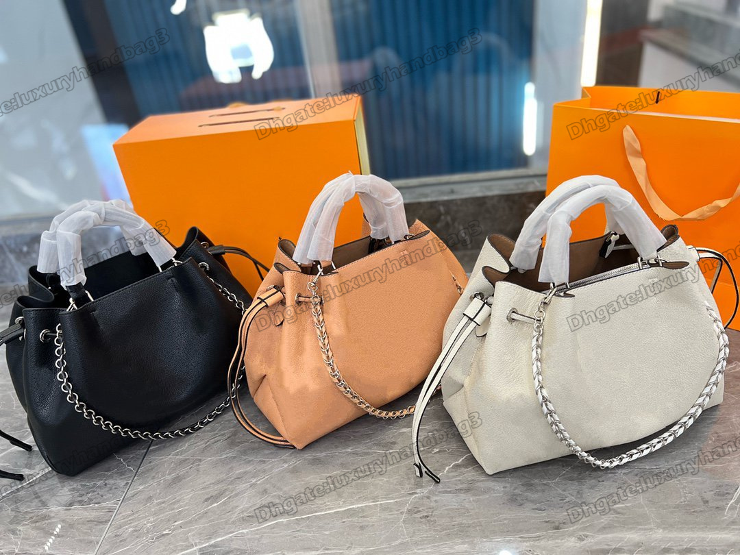 Bella Bucket bag Mahina Calf Leather Crossbody Women Designer Luxurys Handbag Hollow Out Drawstring Purse Shoulder Bags
Bella Bucket bag Mahina Calf Leather Crossbody Women Designer Luxurys Handbag Hollow Out Drawstring Purse Shoulder Bags