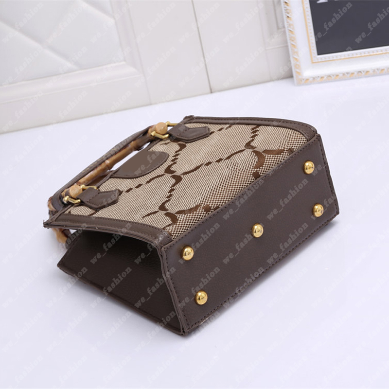 2022 Womens Tote Big G Top Handle Bag Bamboo Shoulder Bags Women Luxury Handbags Designer Cross Body Bag Backpack Totes Tote Purses 2206132, Brown with g
2022 Womens Tote Big G Top Handle Bag Bamboo Shoulder Bags Women Luxury Handbags Designer Cross Body Bag Backpack Totes Tote Purses 2206132, Brown with g