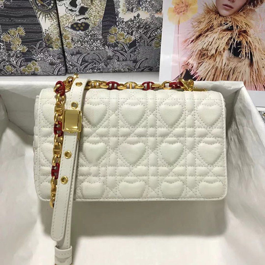 Original Quality Diamond Lattice Caro Dinner Party Bag Designer Women Cross Body Bags 20CM Luxuries Designers Shoulder Bag With Box D001
Original Quality Diamond Lattice Caro Dinner Party Bag Designer Women Cross Body Bags 20CM Luxuries Designers Shoulder Bag With Box D001