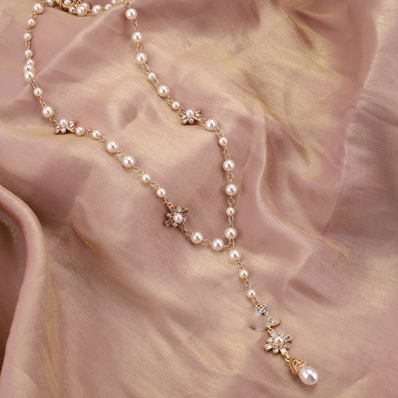 New necklace women039s long Korean Fashion Pendant with European and American famous pearl sweater Necklace