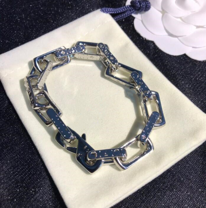 Fashion brand Metal carving Link Chain Luxury 18K gold silver Men women bracelets Necklace top Designer Jewelry Bracelet Wbox