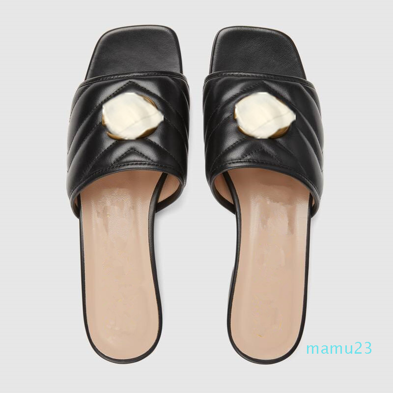 2022 spring and summer latest women's wear brand sandal designer customized jelly color metal button fashion slipper flat heel series, Black
2022 spring and summer latest women's wear brand sandal designer customized jelly color metal button fashion slipper flat heel series, Black