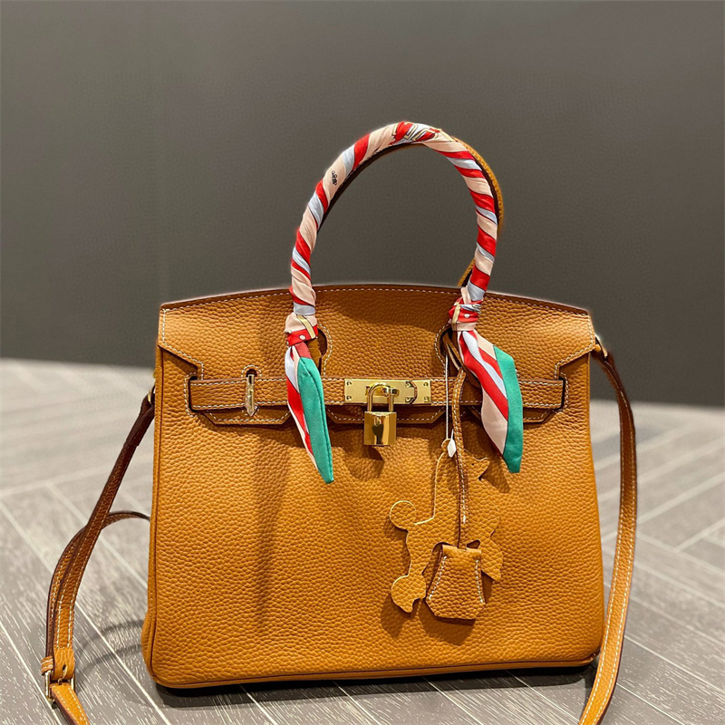 birkin Designer bag Tote Genuine Leather Shopping Handbag luxury Shoulder Bags Practical Large Capacity Women With lock 25CM 30CM 35CM, Colour 14
birkin Designer bag Tote Genuine Leather Shopping Handbag luxury Shoulder Bags Practical Large Capacity Women With lock 25CM 30CM 35CM, Colour 14